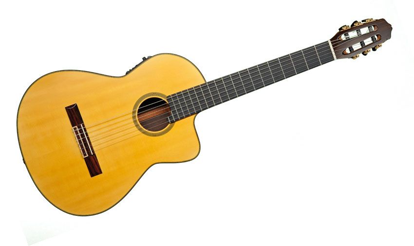 The thinline body is beautifully joined and the rosewood binding very classical and simple