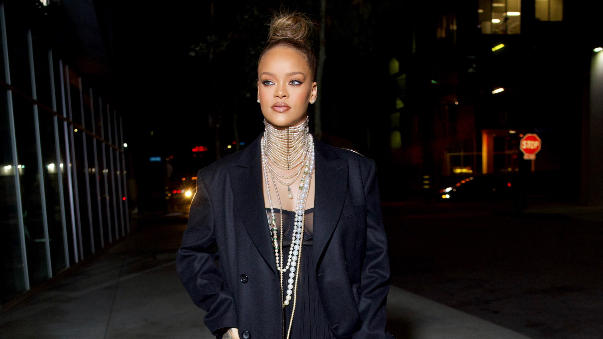 Unbelievable Fashion Risks That Made Rihanna a Style Icon 