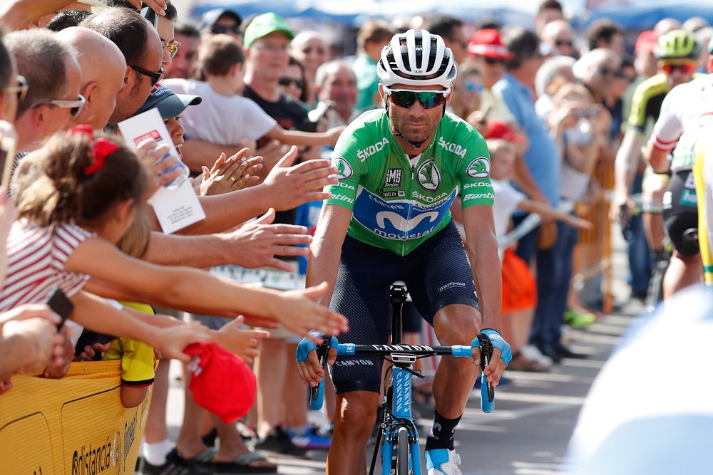 Alejnadro Valverde in green before the start of stage 9 at la Vuelta