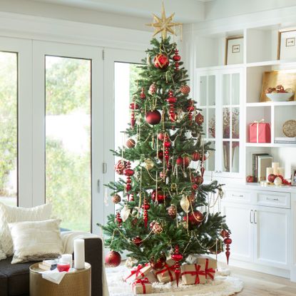 This is where to put a Christmas tree for maximum impact | Ideal Home