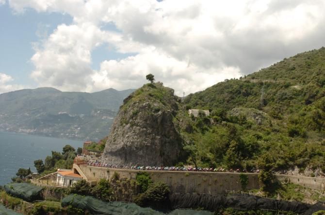 The Giro peloton hugged the coastline for nearly all of stage 3.