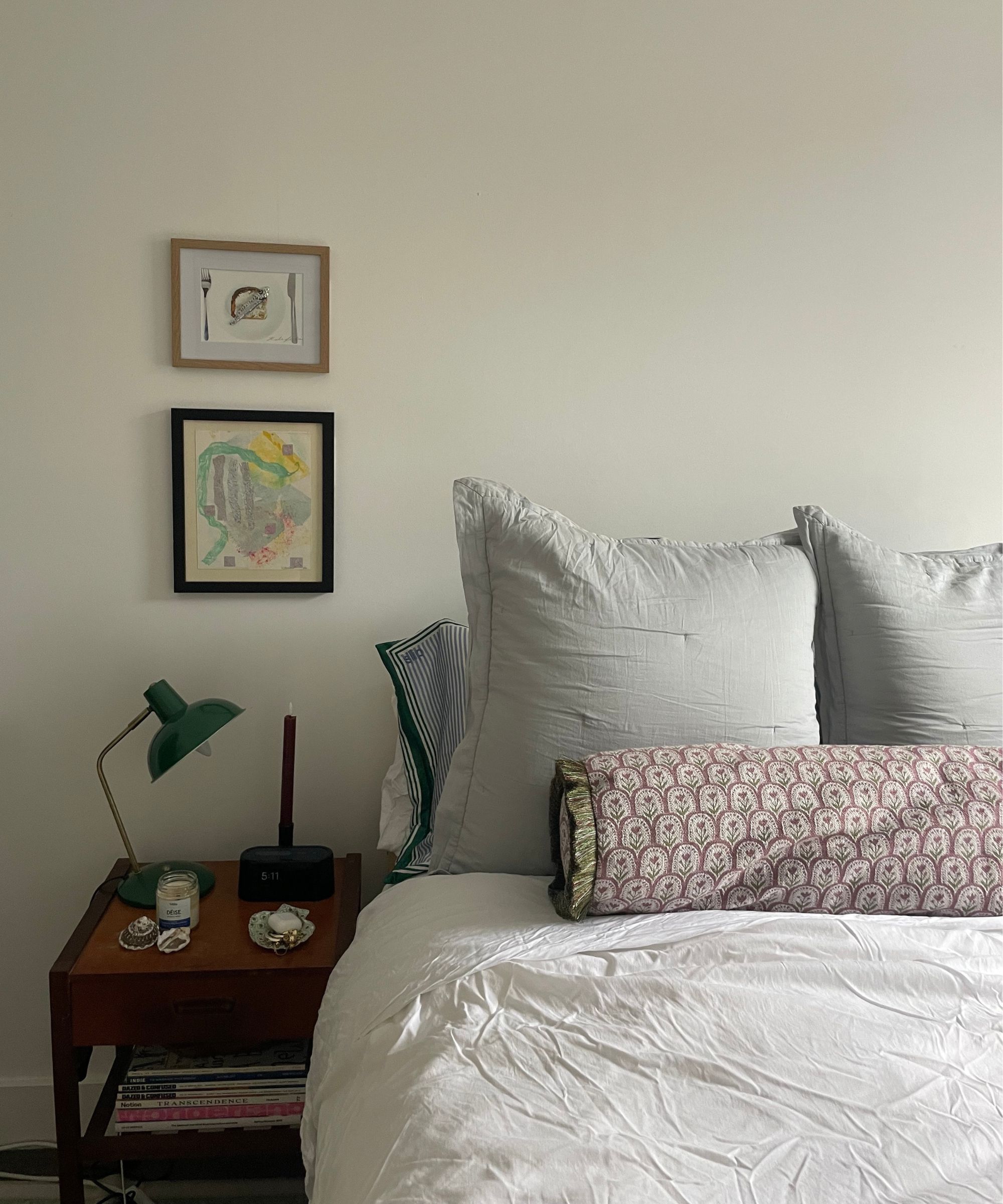 slip silk pillowcases in sophie edwards room