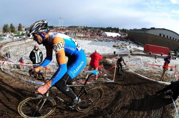 Danny Summerhill (Garmin Felt) rounding an uphill turn.