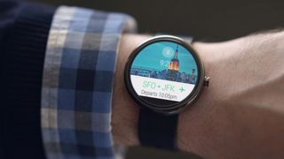 Moto 360 available to pre-order from O2