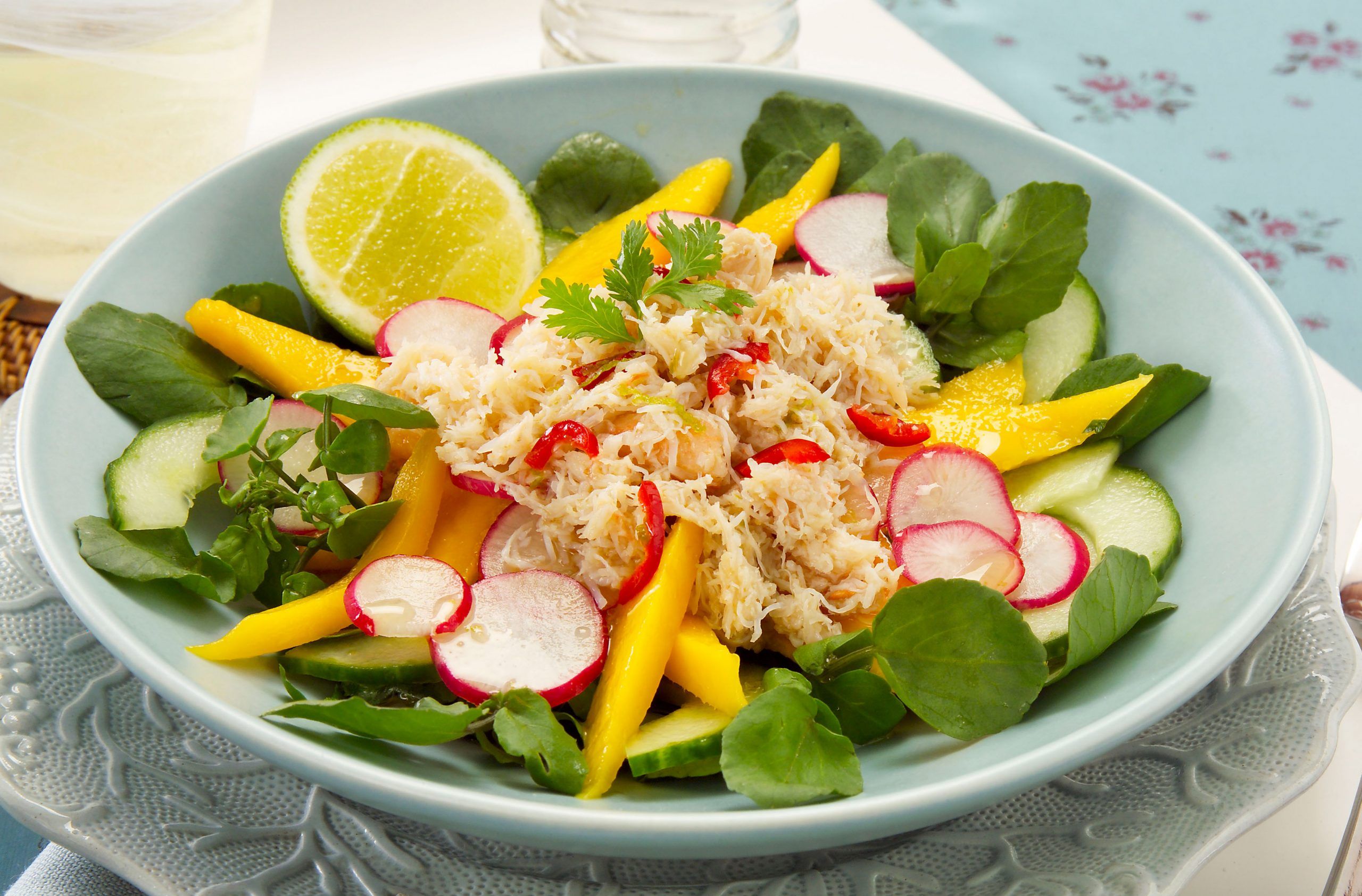 Spicy crab and mango salad recipe