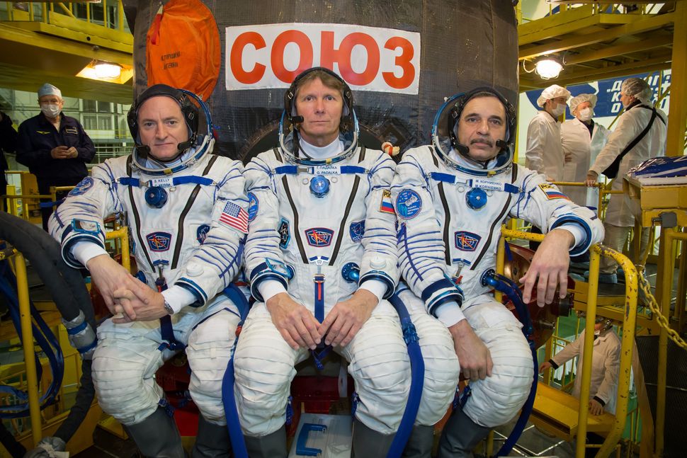 5 Human Body Questions the 1-Year Space Station Mission May Answer | Space