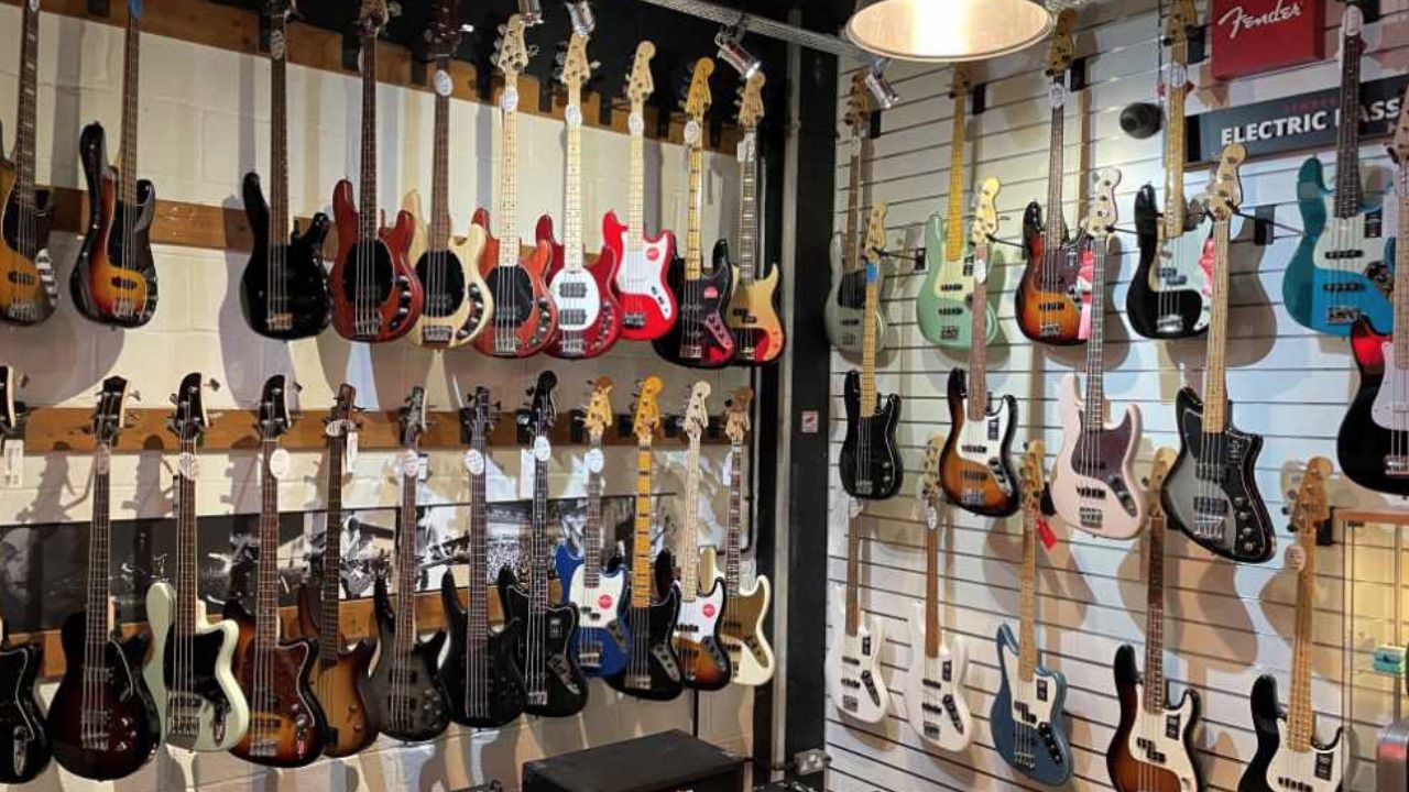 Mansons Guitar Shop