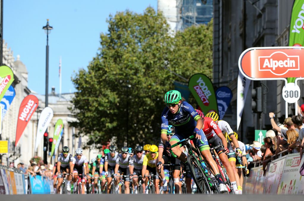 Rob Power (Orica-BikeExchange) does a turn on the front