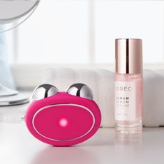 foreo bear next to foreo serum