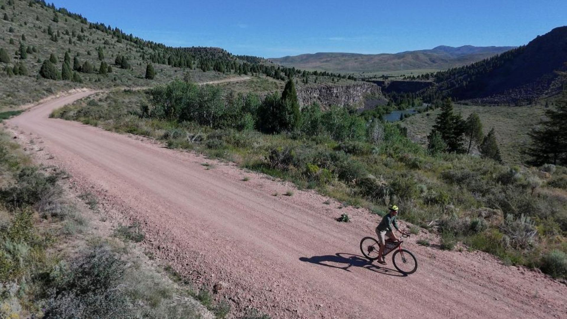 Golden Gravel Trail: new 3,804-mile route connects the Mississippi River to the Oregon Coast; Lael Wilcox eyes first FKT