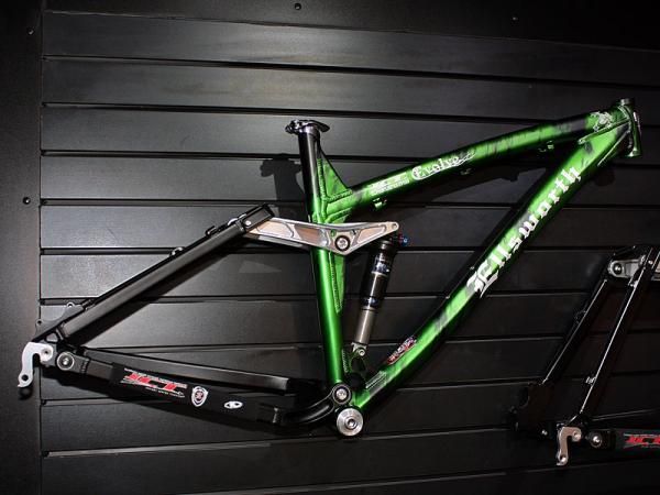 The Evolve 29er gets a swoopy new SST tubeset plus beefier seat stays and updated rockers.