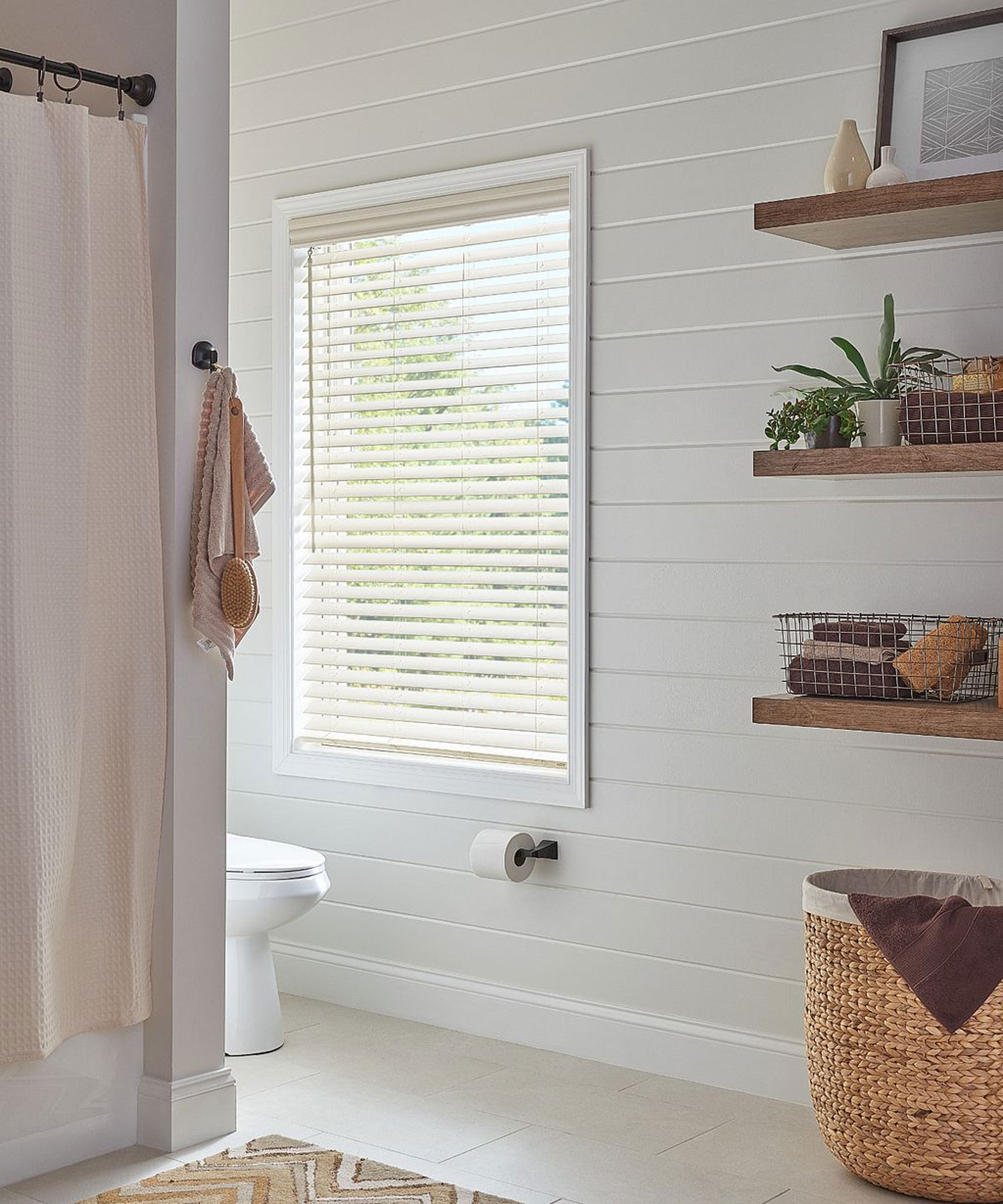 Neutral bathroom with white window blind