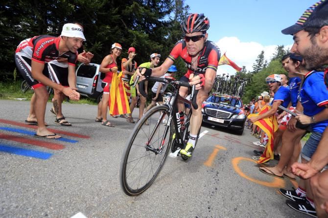 Cadel Evans (BMC) digs deep to try to limit his losses