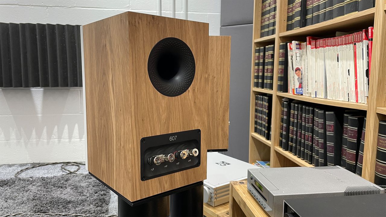 Standmount speakers: Bowers &amp; Wilkins 607 S3