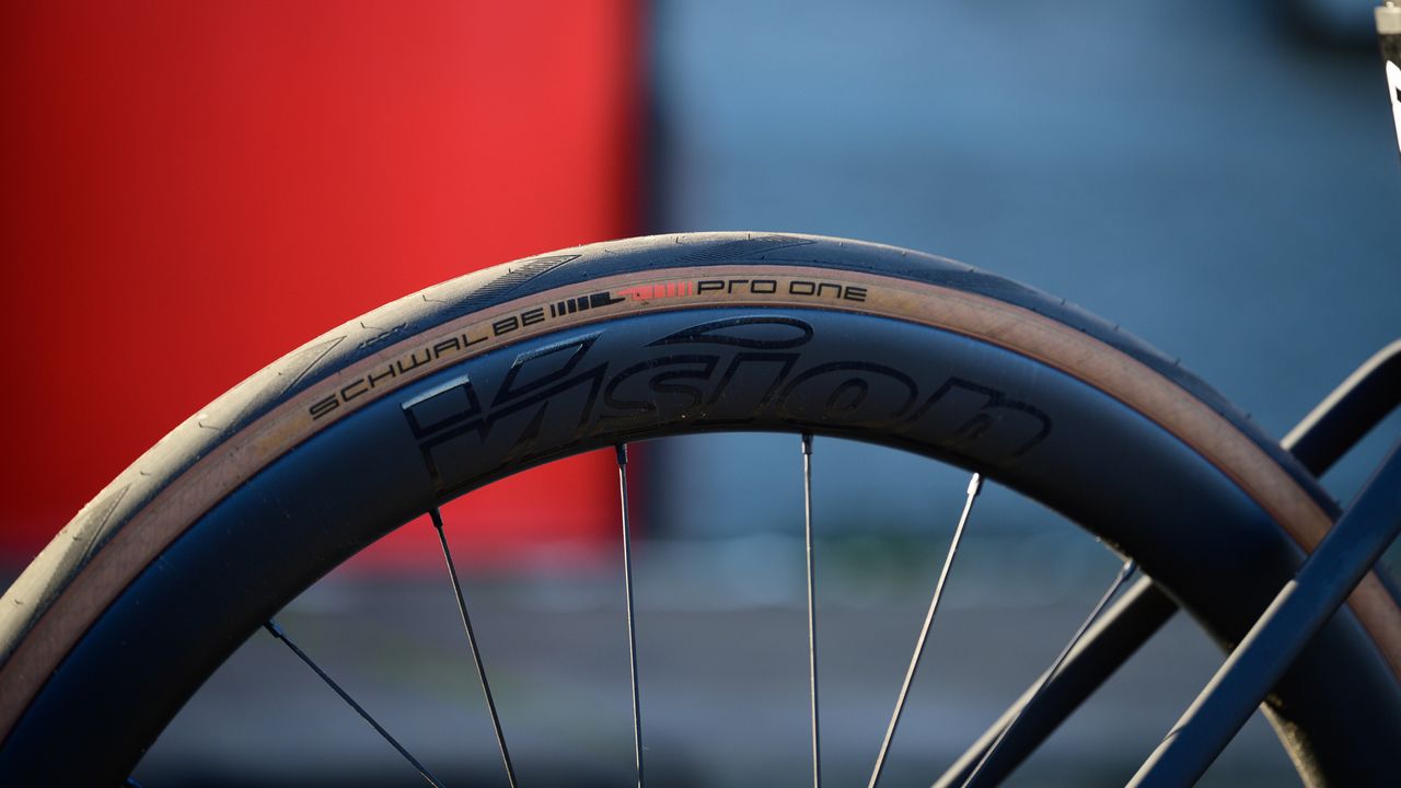 Look 795 Blade RS with Schwable Pro One tyres