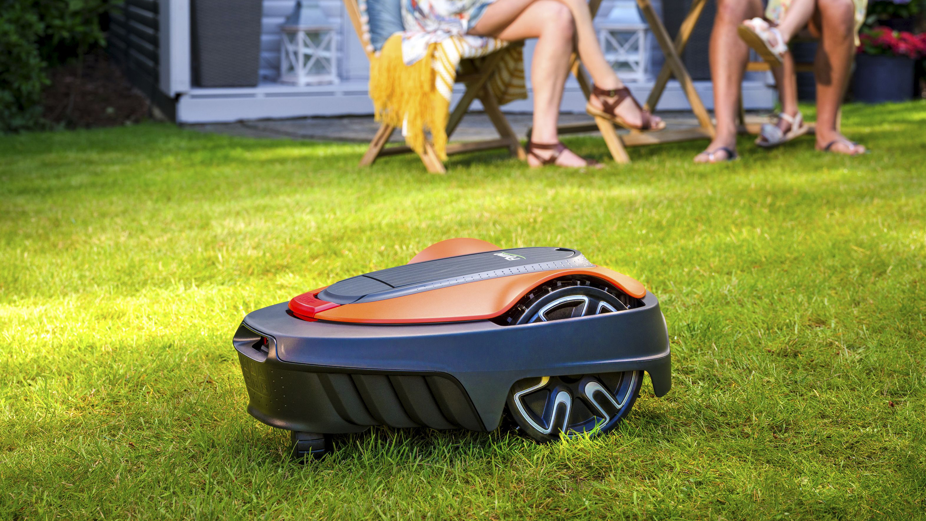 mærke navn dusin billede Flymo Easilife 200 robotic lawn mower review | Gardeningetc