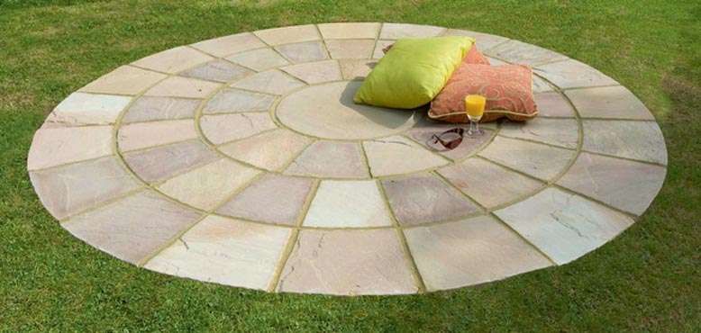 How to lay a paving circle