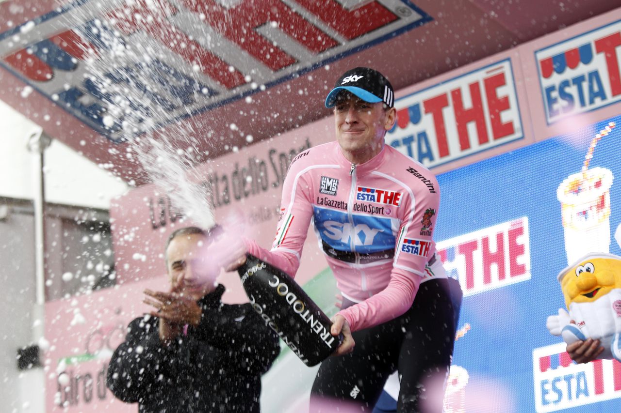 bradley wiggins team sky giro podium