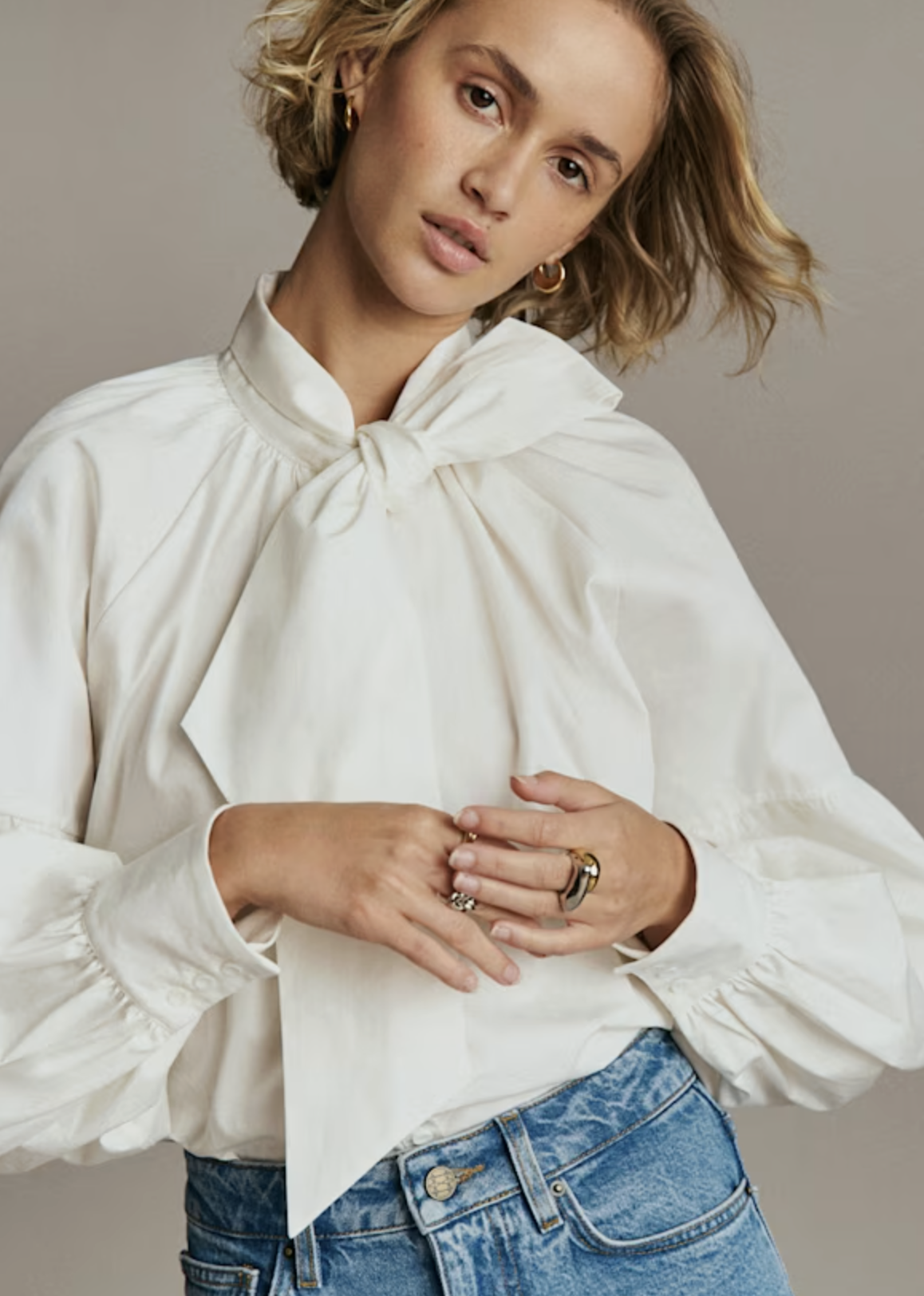 S&amp;eacute;zane, Tazia Shirt