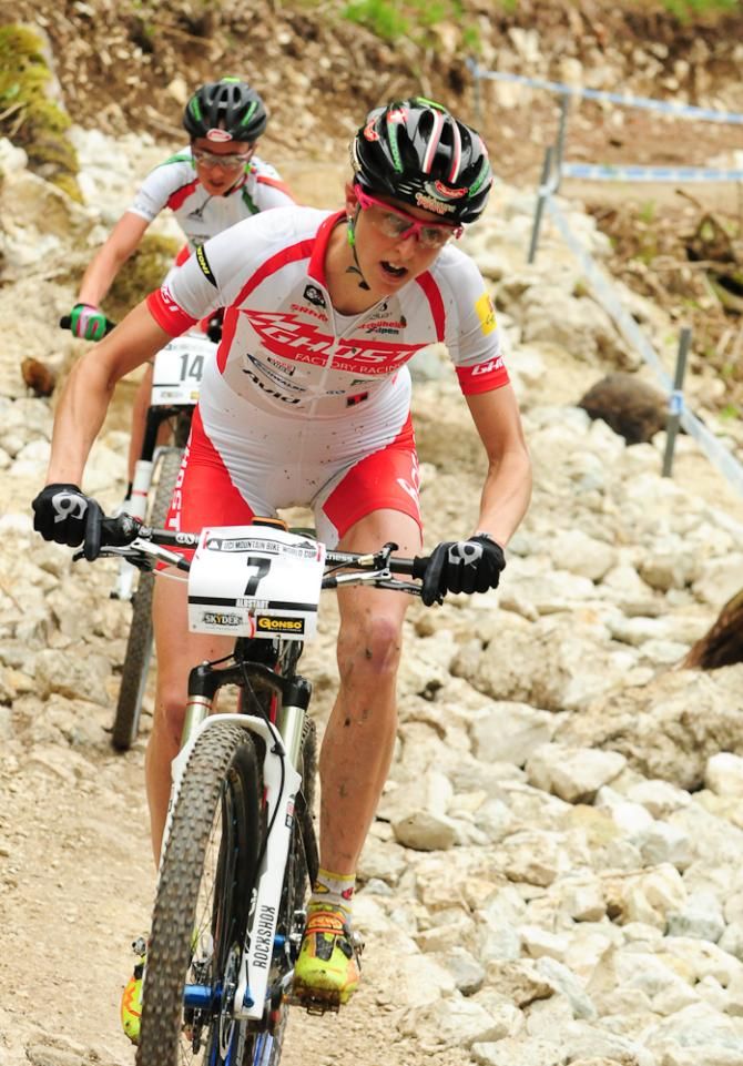 Katrin Leumann (Ghost Factory Team) leading Lechner through a rock garden