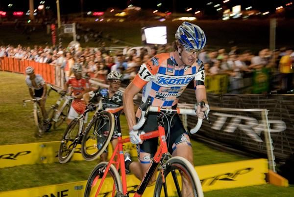 Barry Wicks (Kona) would finish CrossVegas in ninth place.