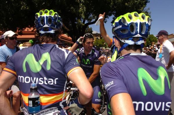 Francisco Ventoso (Movistar Team) his mobbed by his teammates after his win