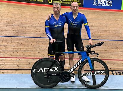 Two man six hour record