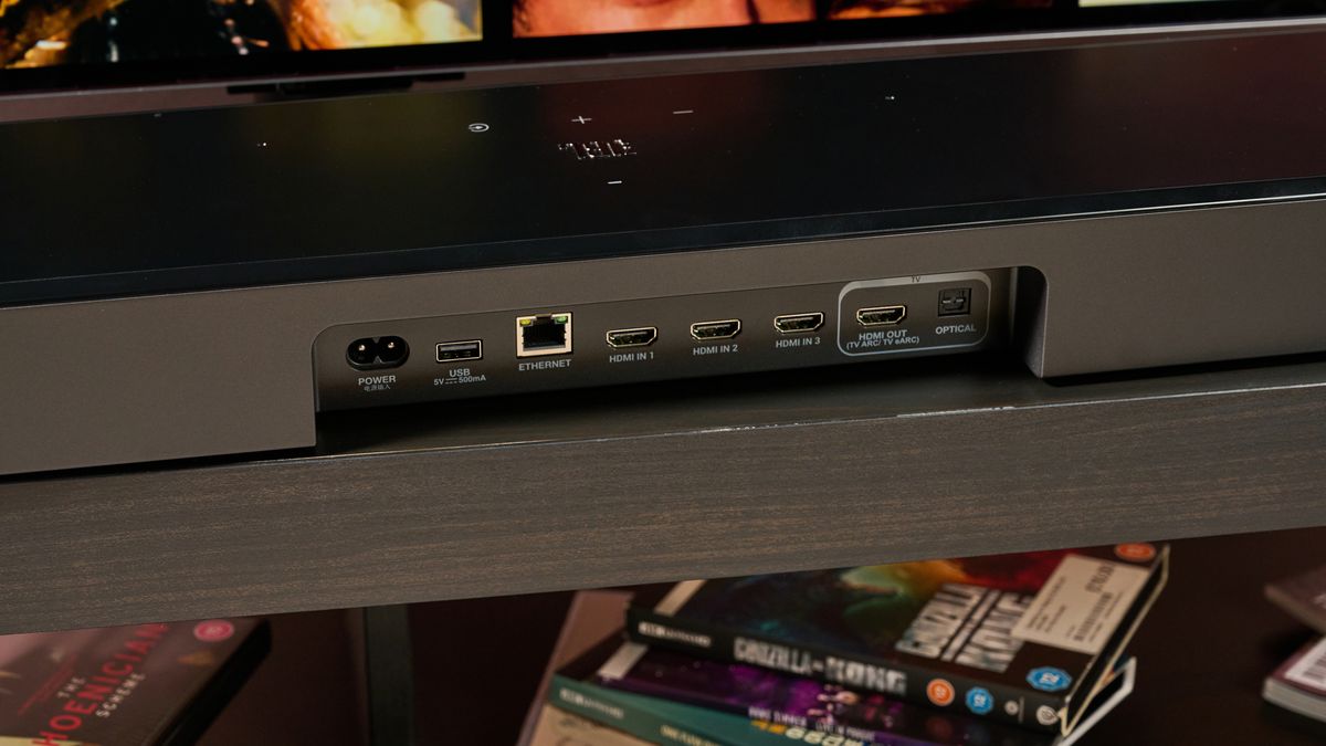Poorten achterop de JBL Bar 1300MK2
