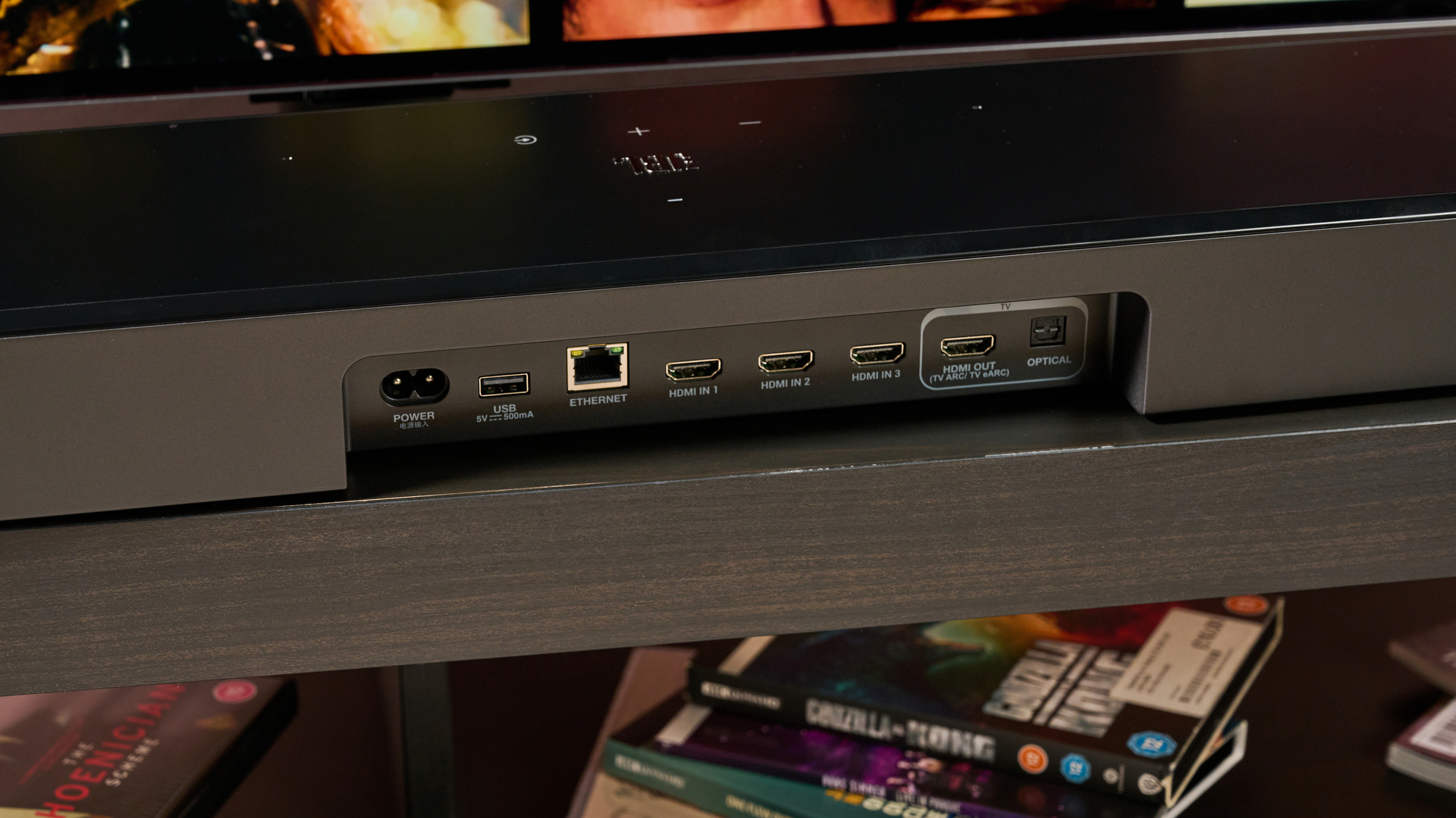 Poorten achterop de JBL Bar 1300MK2