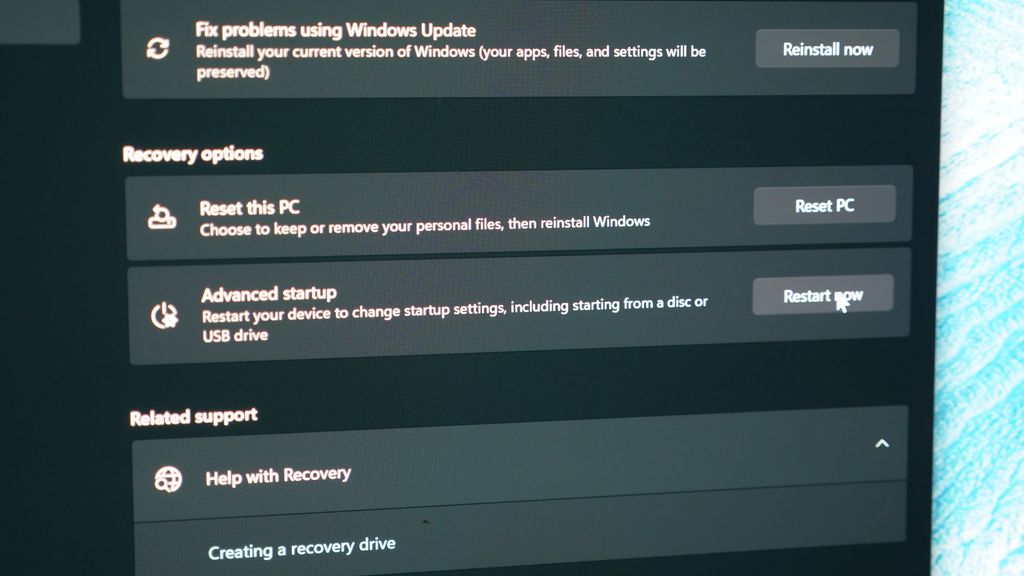 How to Get to the Advanced Startup Options Menu in Windows 10 and 11 ...