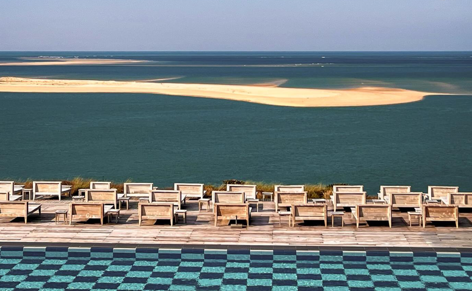 best outdoor hotel pools