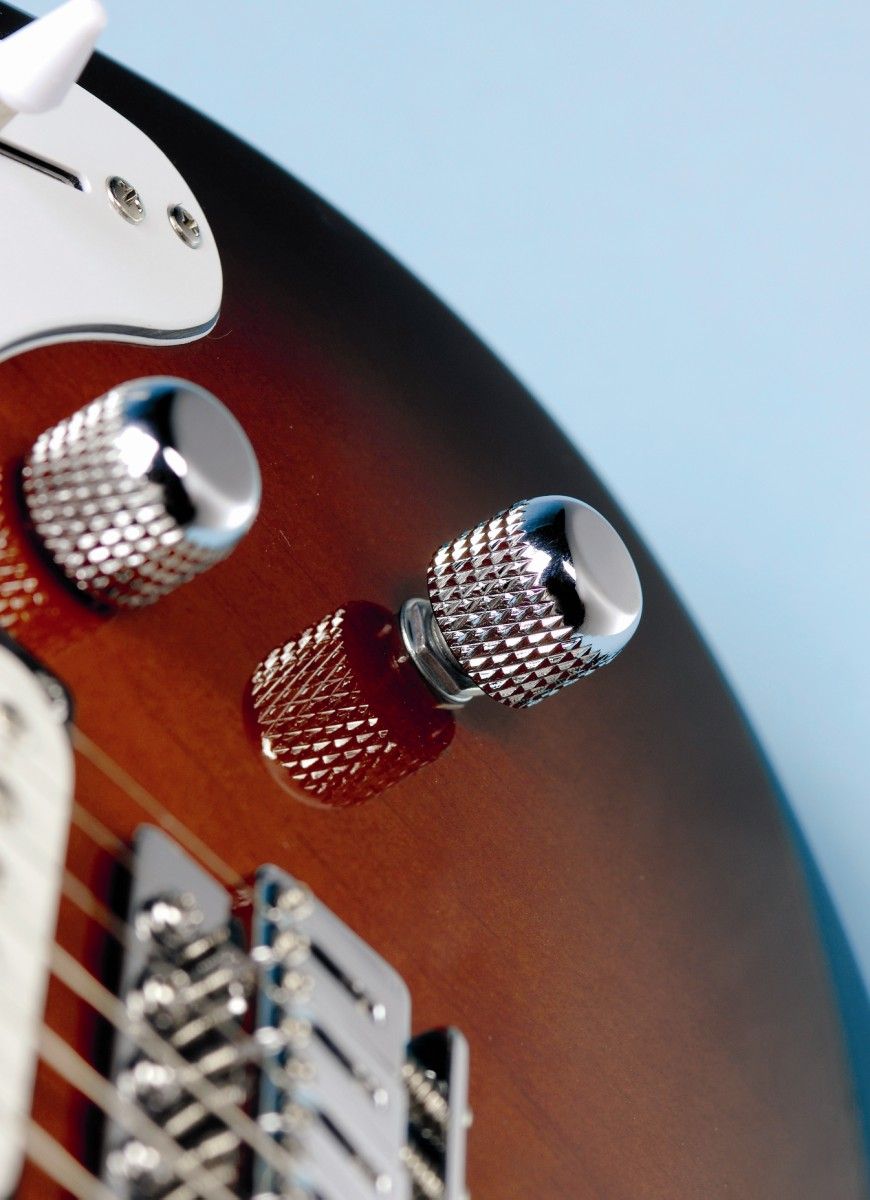 Knurled metal control knobs are much nicer than the previous plastic ones