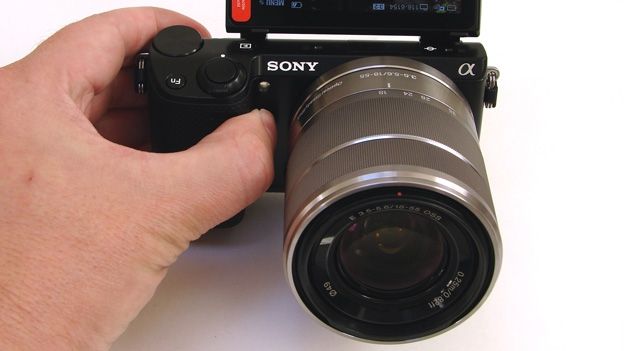 Sony NEX-R5 review