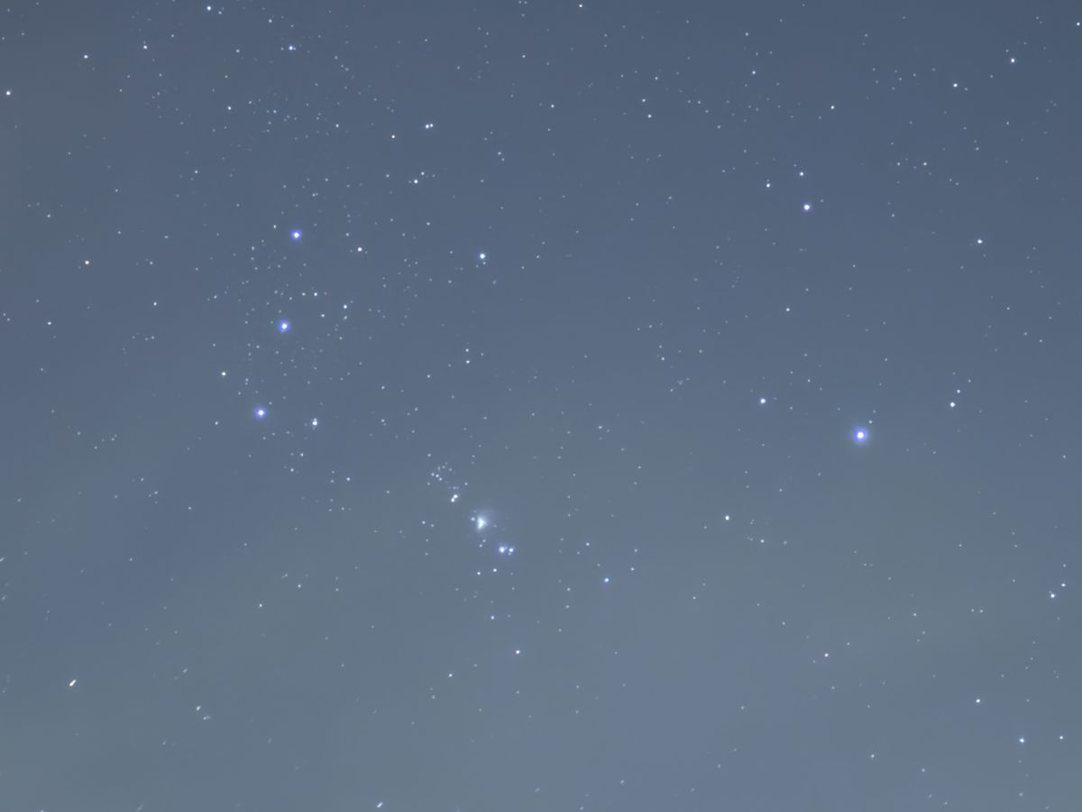 Apple iPhone 16 Pro Max astrophotography.