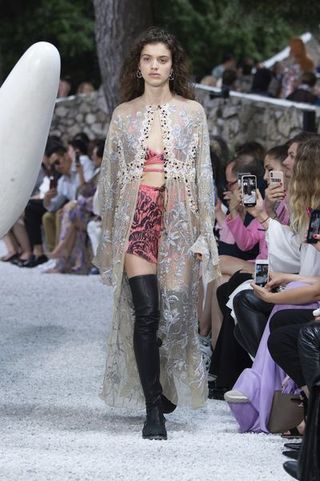 Louis Vuitton 2019 Cruise Collection : Runway