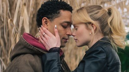 Arran (BENJAMIN COYLE-LARNER), Shannon (EMMA LAIRD) in Mint