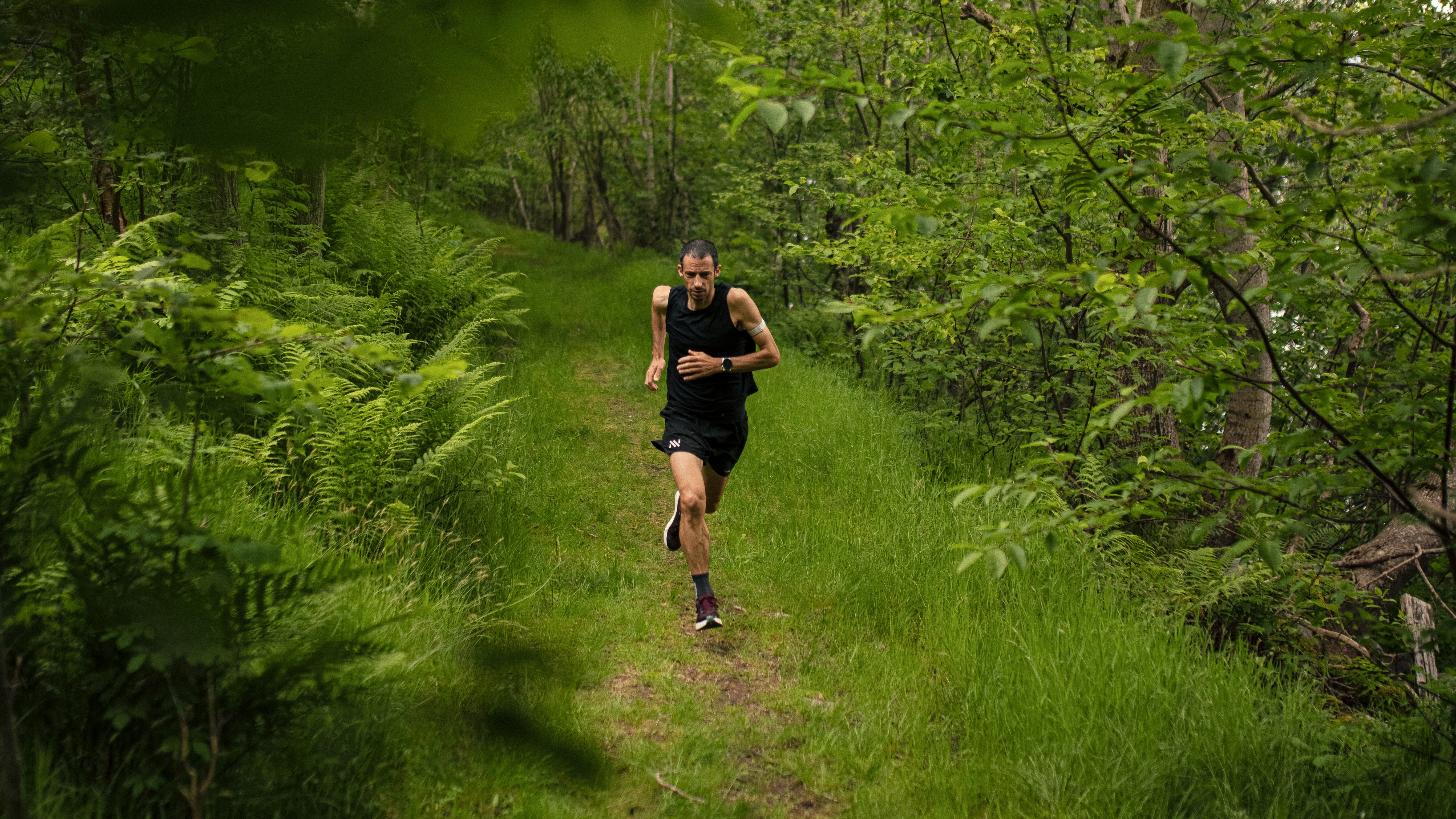 Kilian Jornet running on the trail