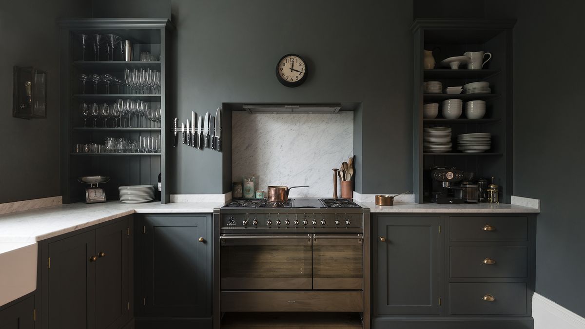 Should a kitchen floor be lighter or darker than cabinets?