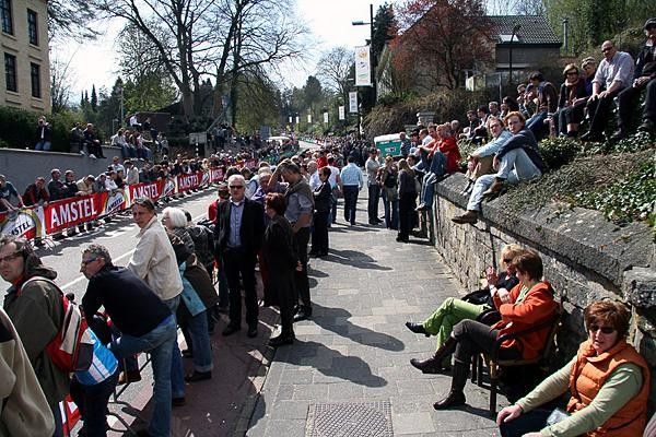 The Cauberg was awaiting the arrival of the riders for the final showdown.
