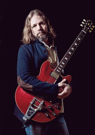 Rich robinson with his signature gibson es-335
