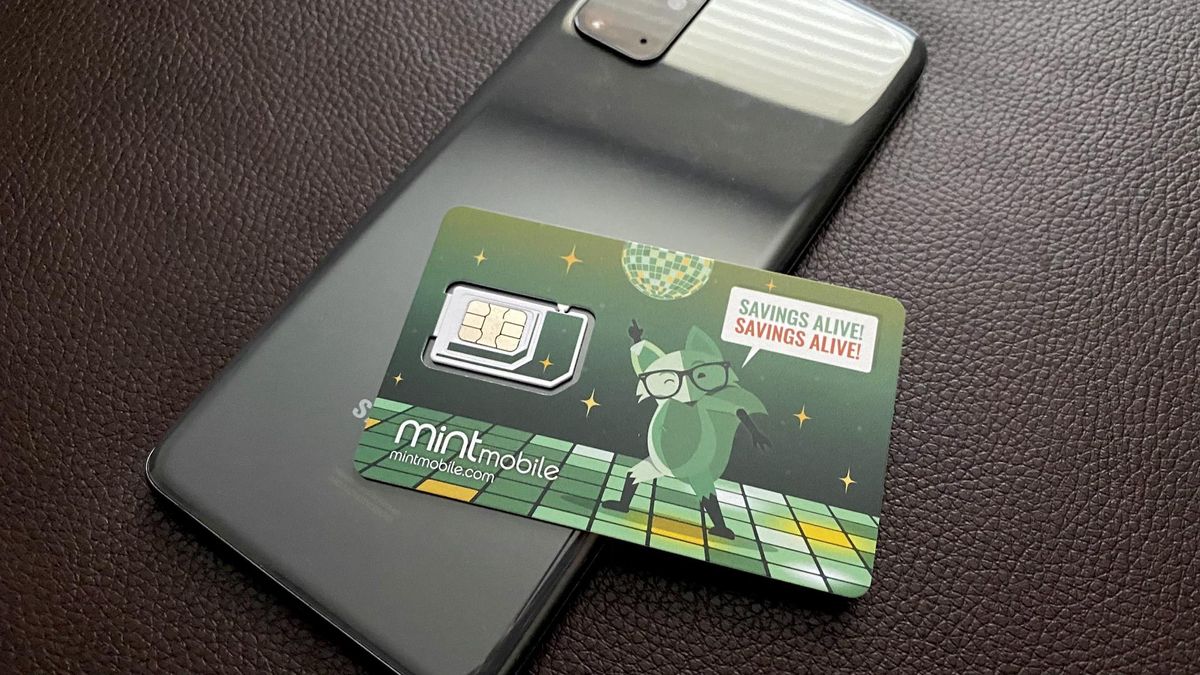 Mint Mobile vs. Boost Mobile: Which prepaid carrier is best for you?