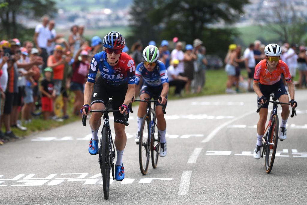 MORTEAU FRANCE AUGUST 16 LR Grace Brown of Australia and Team FDJ SUEZ Justine Ghekiere of Belgium and AG Insurance Soudal Team and Niamh FisherBlack of New Zealand and Team SD Worx Protime compete in the breakaway during the 3rd Tour de France Femmes 2024 Stage 6 a 1592km stage from Remiremont to Morteau UCIWWT on August 16 2024 in Morteau France Photo by Alex BroadwayGetty Images