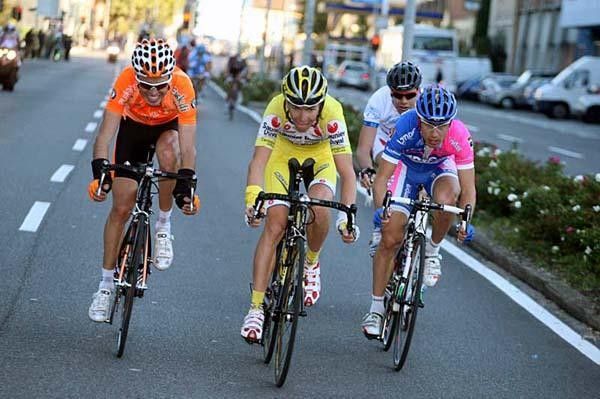 S&aacute;nchez, Ricc&ograve; and Cunego lead Evans, who was mostly interested in the ProTour event.