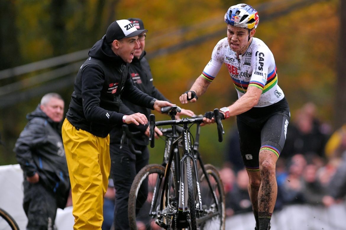 Wout van Aert in the pits