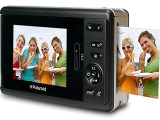 New digi instamatic from Polaroid - ideal for parties and family get-togethers