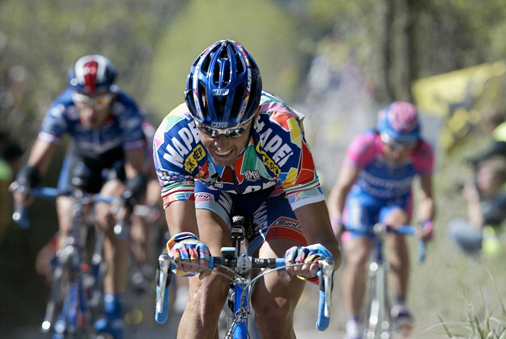 Andrea Tafi (Mapei) climbs the Koppenberg in 2002.