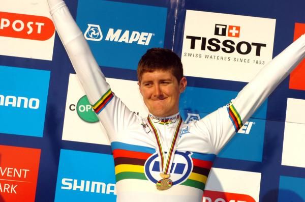 Luke Durbridge (Australia) salutes the crowed