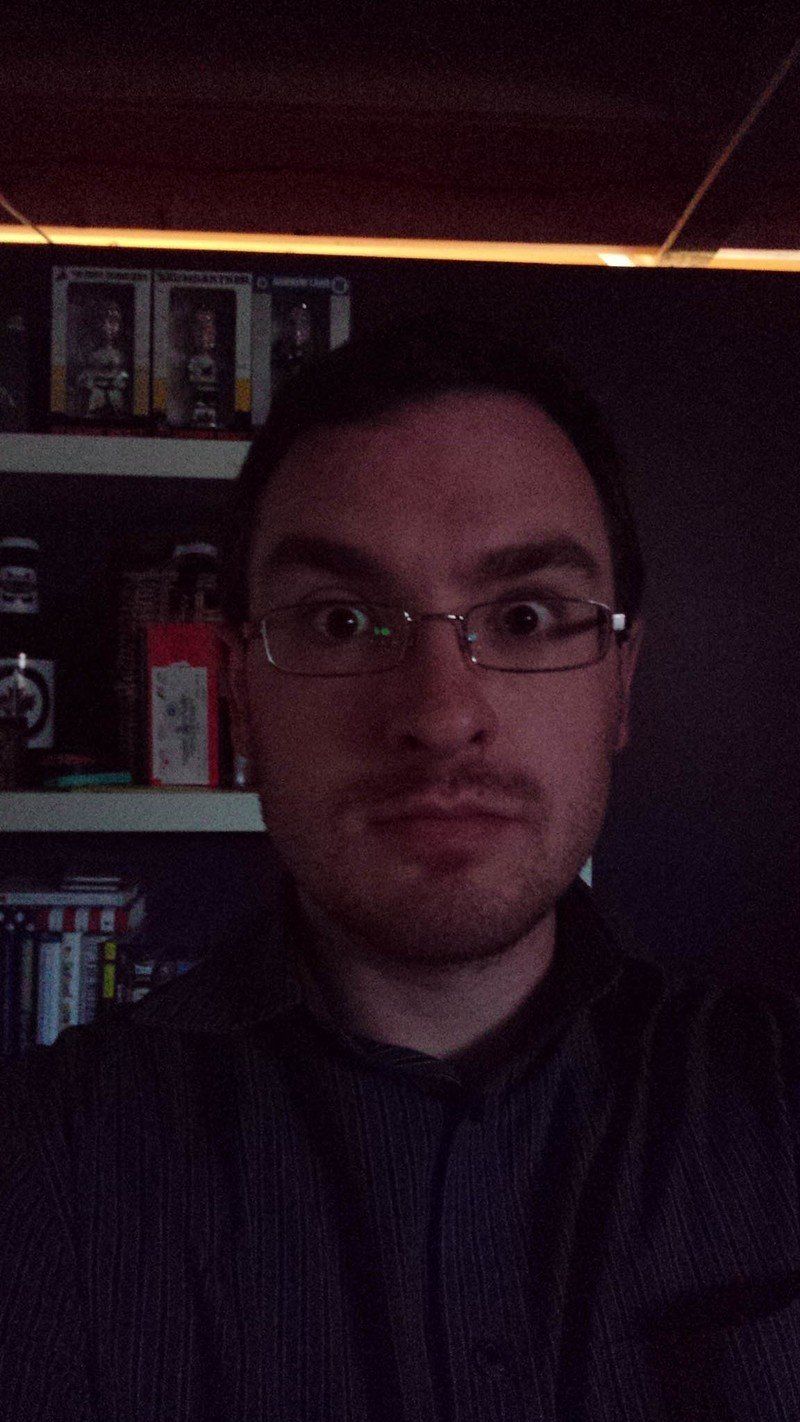 Blu Selfie dark front-facing camera sample