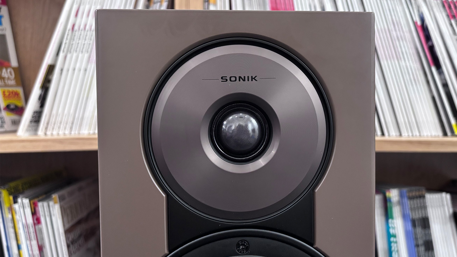 Dali Sonik 5 floorstanding speakers