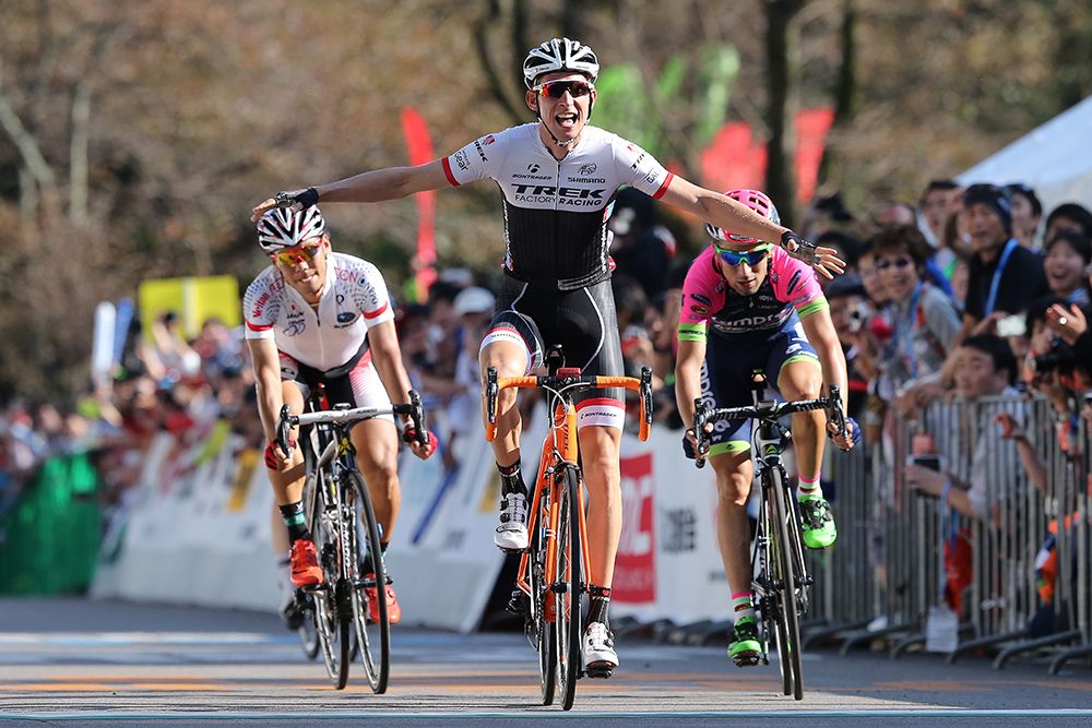 Bauke Mollema (Trek) sits up and celebrates